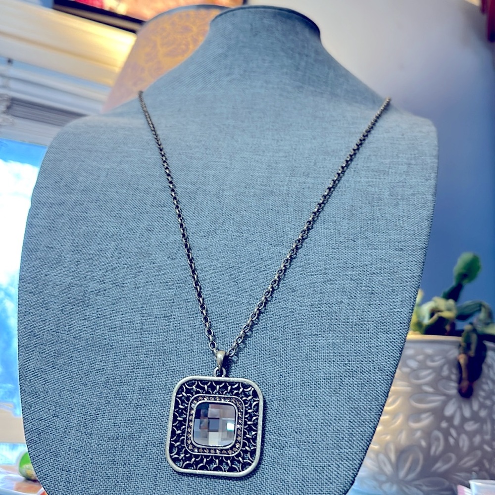 Lia Sophia, long necklace - Picture 1 of 3